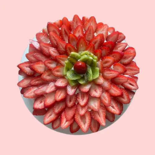 Strawberry pavlova with kiwi and blueberries, shaped like a flower with layered fruit, part of the berry sweet collection by CakeMiami